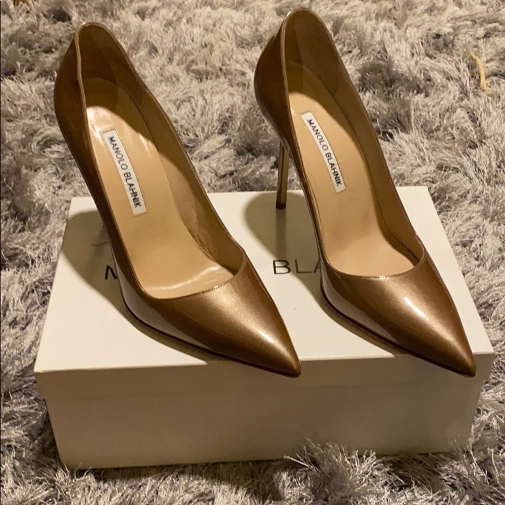 Manolo Blahnik high heel pump shoes
